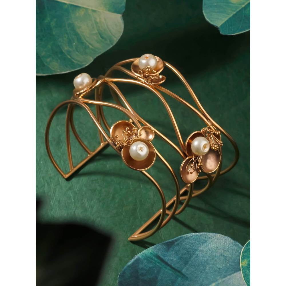 Suhani Pittie Amazonian Cuff With Pearls