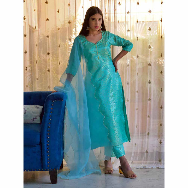 ONEWE INDIA Begum Banarshi Silk Set (Set of 3)