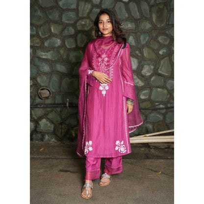 PANTS AND PAJAMAS Berry Organza Dupatta
