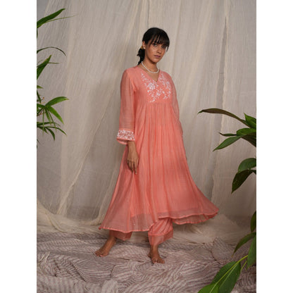 PANTS AND PAJAMAS Peach Chikan Chanderi Mull Kurta & Cotton Silk Pant (Set of 2)