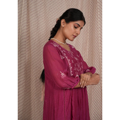 PANTS AND PAJAMAS Berry Chikan Chanderi Mul Kurta & Cotton Silk Pant (Set of 2)