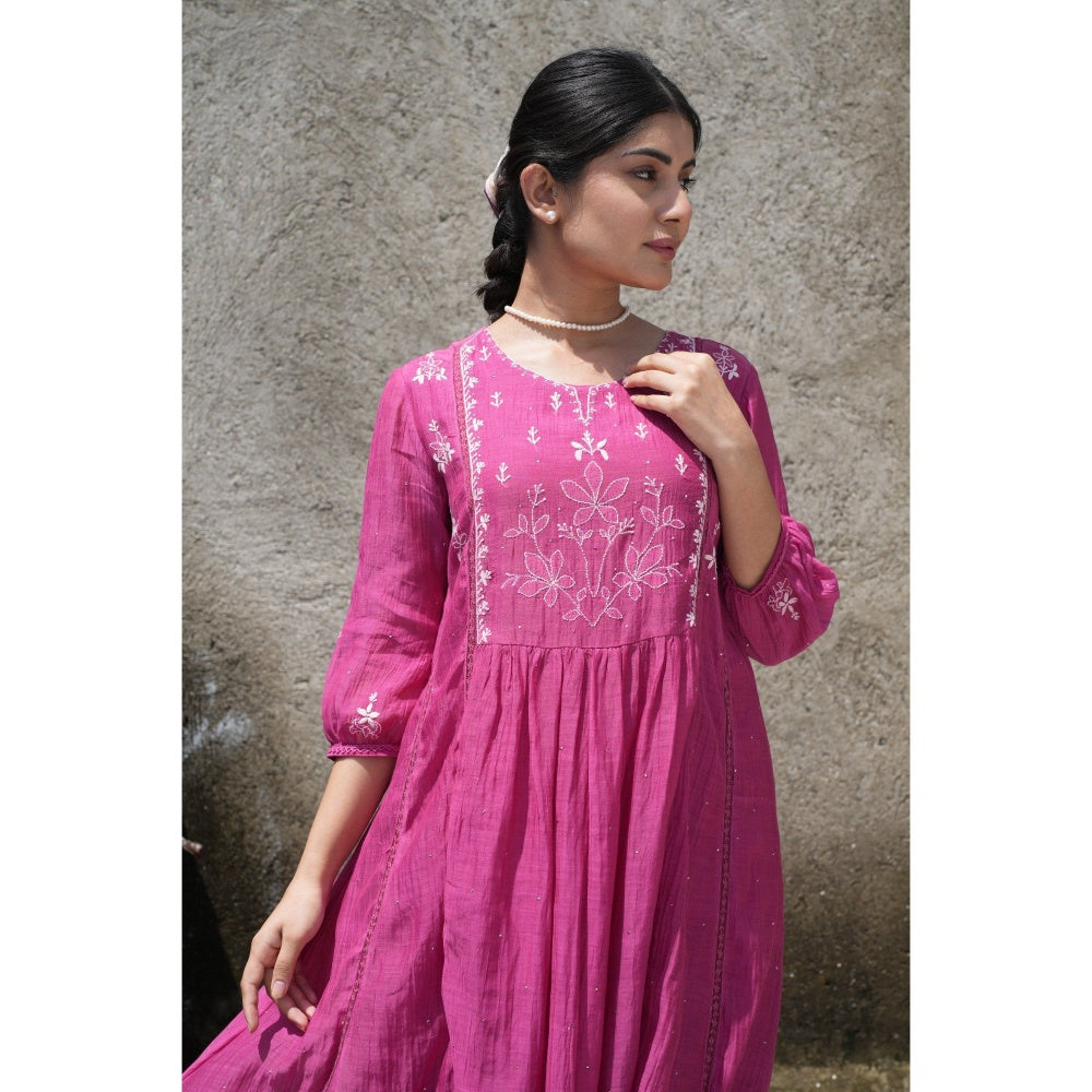 PANTS AND PAJAMAS Berry Chikan Chanderi Mul Kurta & Cotton Silk Pant (Set of 2)