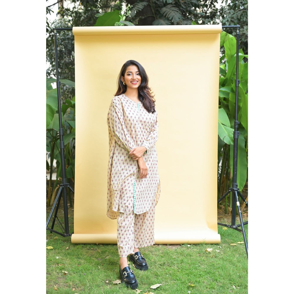 PANTS AND PAJAMAS Kai Beige Block Printed in Cotton Tunic Shirt and Cotton Bottom (Set of 2)