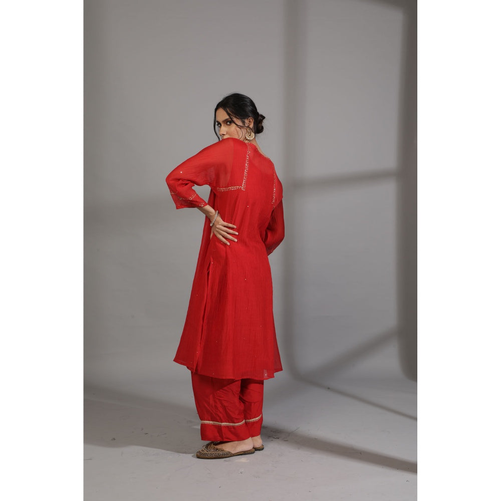 PANTS AND PAJAMAS Red Chanderi Embroidered Kurta & Pant (Set of 2)