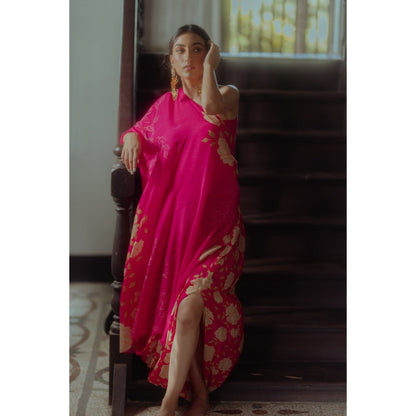 Paulmi & Harsh Rani Pink Fusion Big Rose (Set of 2)