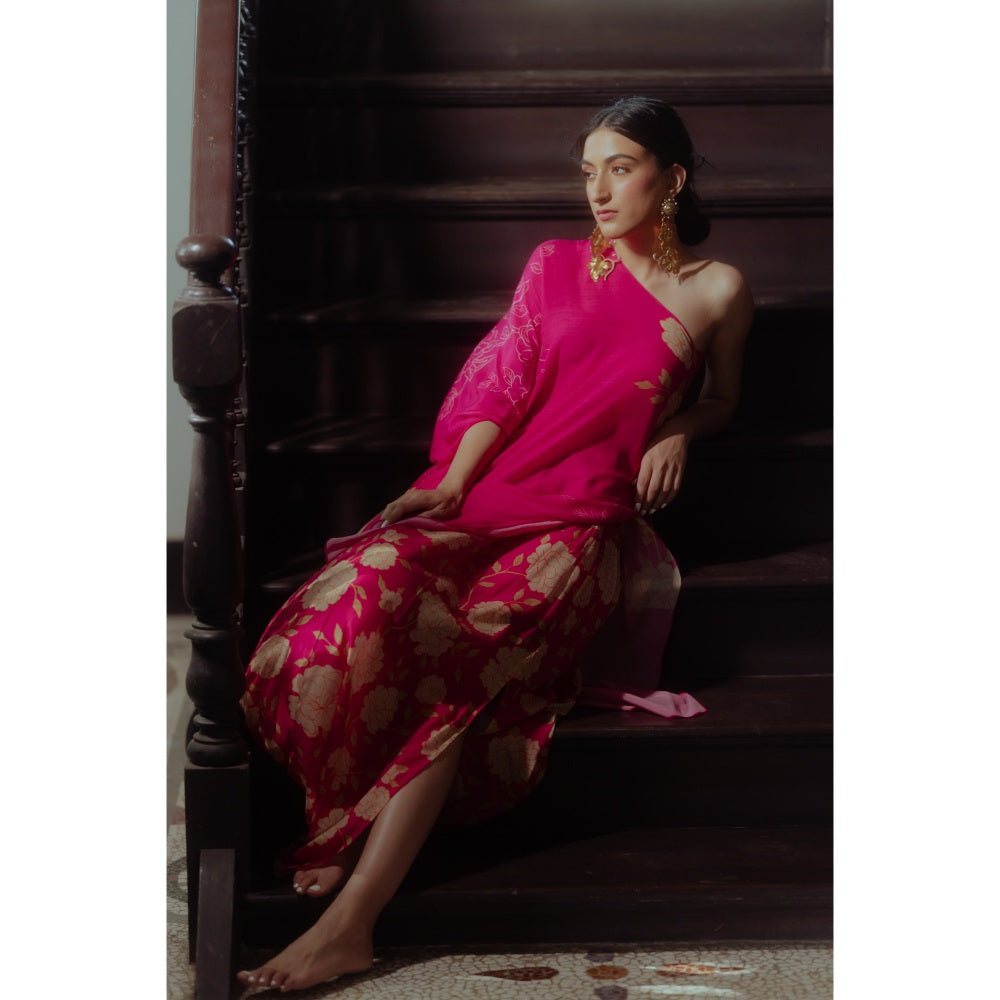 Paulmi & Harsh Rani Pink Fusion Big Rose (Set of 2)