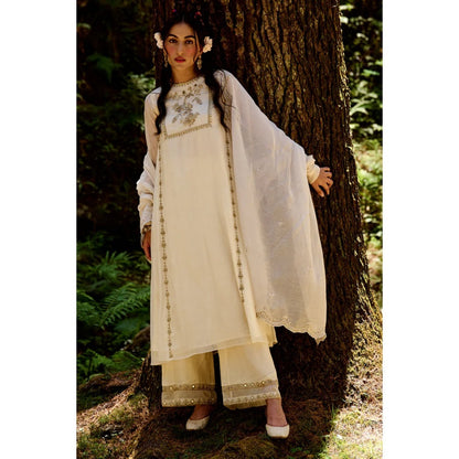 Paulmi & Harsh Off White Cutdana Kurta (Set of 3)