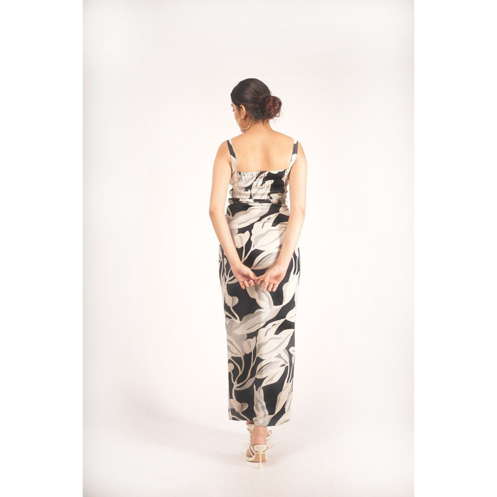 Poppi Black & White Abstract Print Maxi Dress
