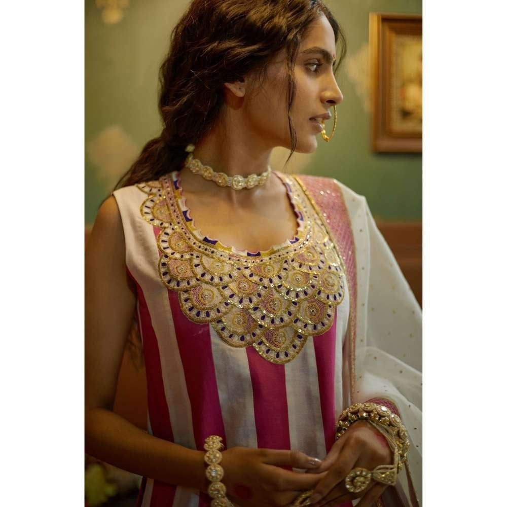 PRATIBHA SULTANIA Panelled White & Pink Kurti with Gota Lined Lehenga & Dupatta (Set of 3)