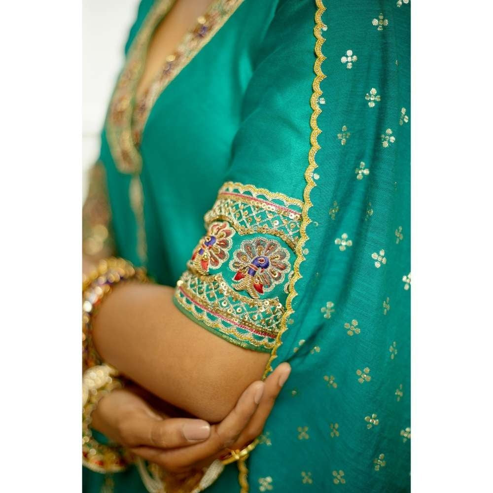 PRATIBHA SULTANIA Green Kurta Suit & Pant with Dupatta with Scalloped Hem (Set of 3)