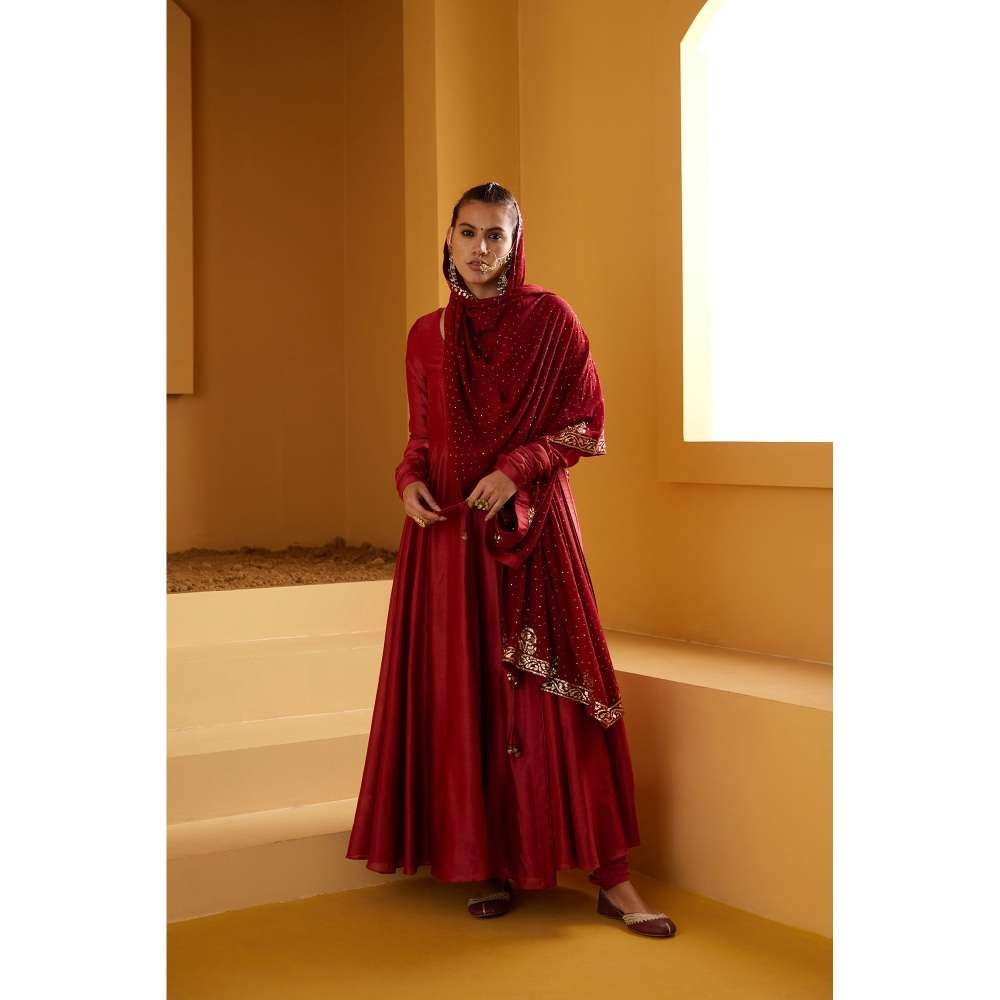 PRATIBHA SULTANIA Maroon Chanderi Angrakha Kurta with Mukaish Dupatta (Set of 2)