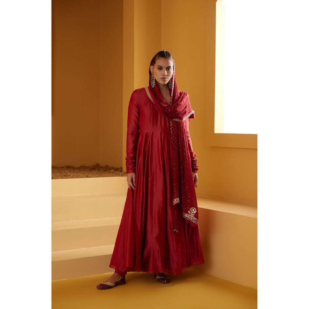 PRATIBHA SULTANIA Maroon Chanderi Angrakha Kurta with Mukaish Dupatta (Set of 2)