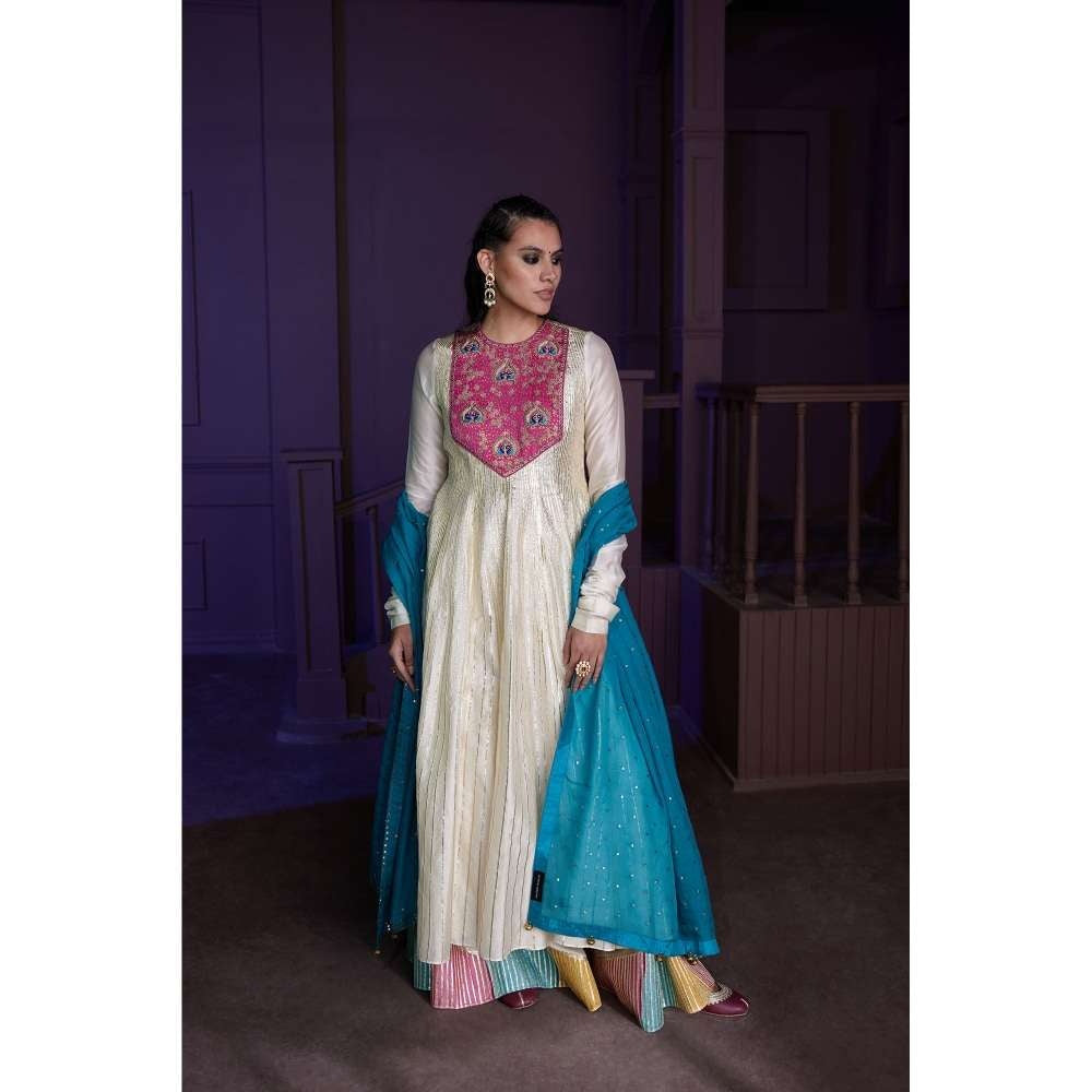 PRATIBHA SULTANIA White Chanderi Anarkali Kurti with Lehenga & Dupatta (Set of 3)