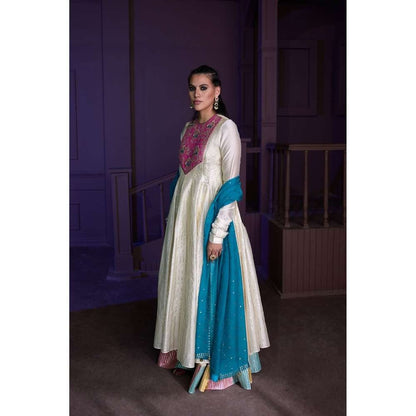 PRATIBHA SULTANIA White Chanderi Anarkali Kurti with Lehenga & Dupatta (Set of 3)