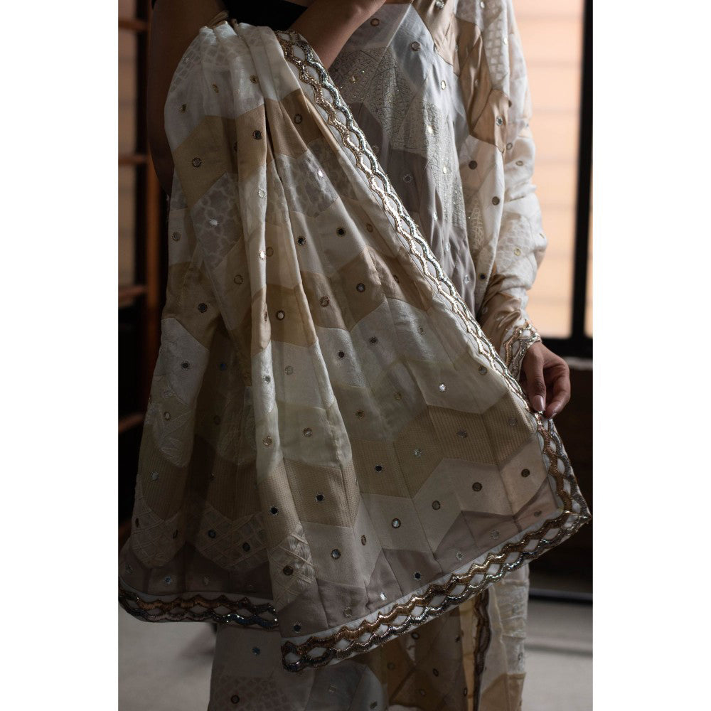 PRIYANKA RAAJIV Gulika Ivory Patchwork Dupatta
