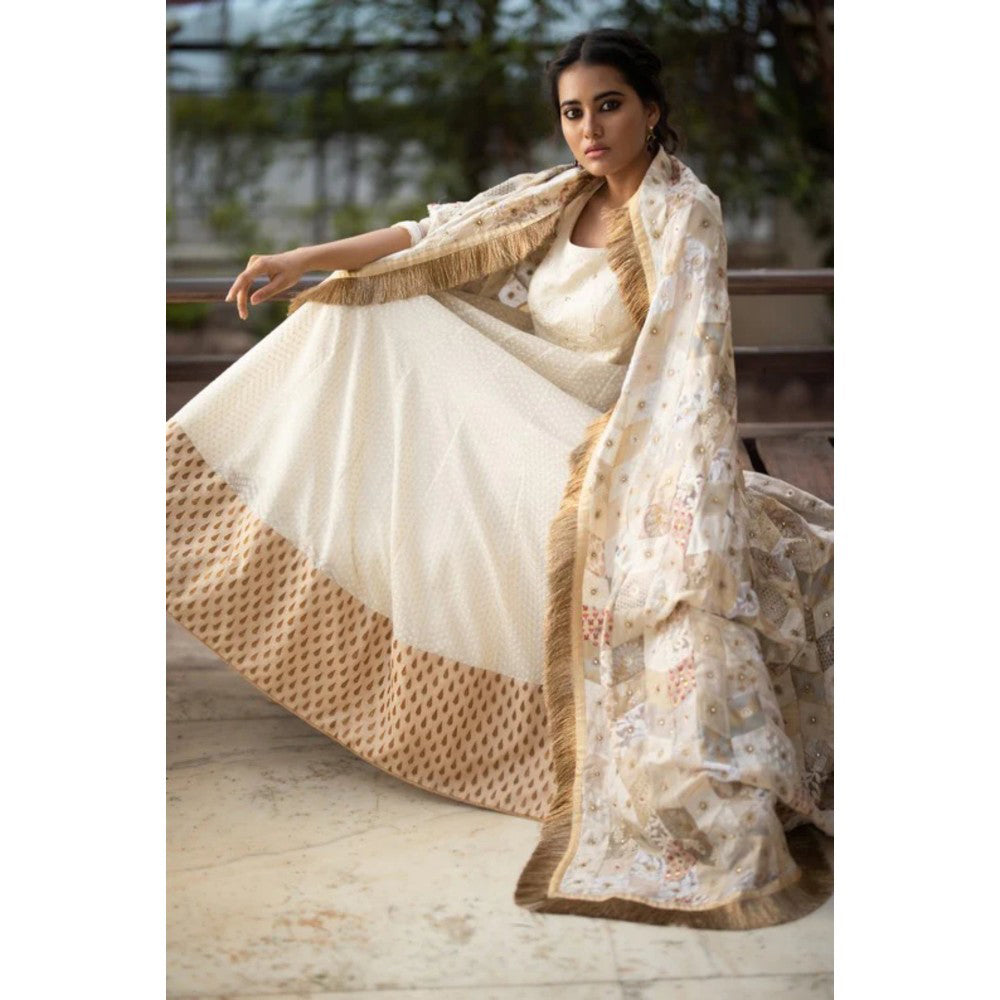 PRIYANKA RAAJIV Mogra Heritage Ivory Dupatta