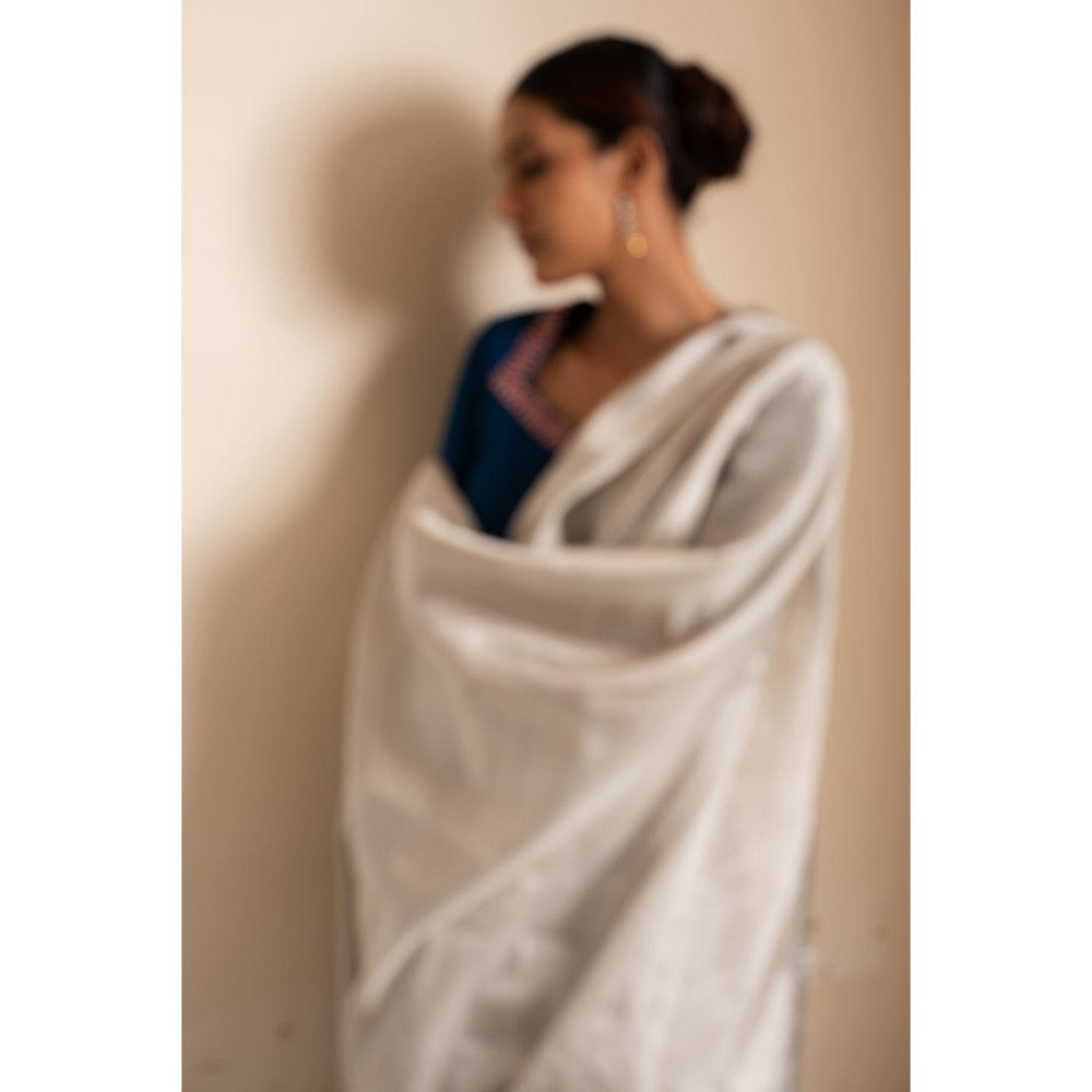 PRIYANKA RAAJIV Alisha Silver Silk Tissue Chanderi Saree with Unstitched Blouse