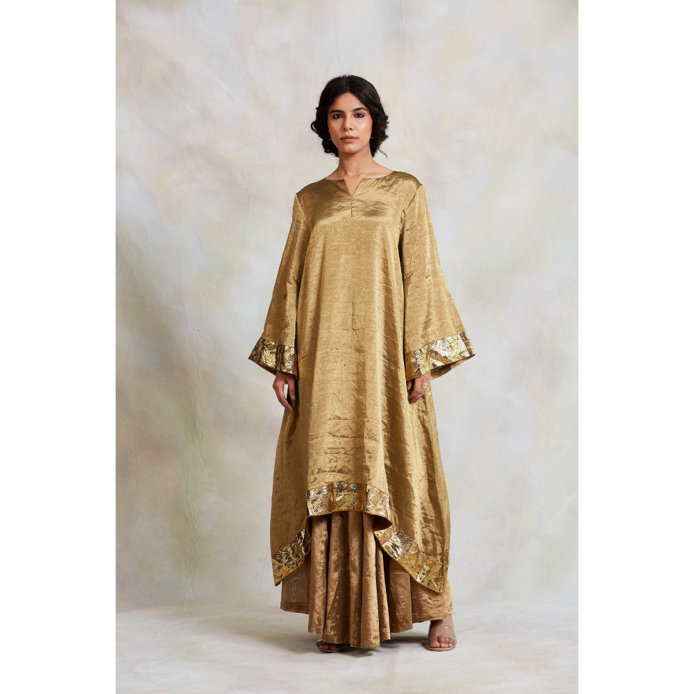 PRIYANKA RAAJIV Zinia Gold Silk Flowy Kurta and Pajama (Set of 2)
