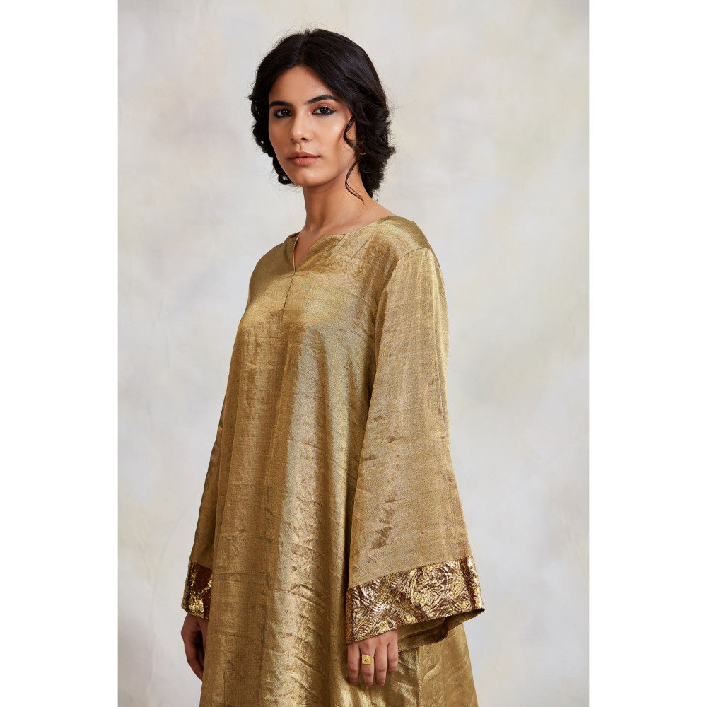 PRIYANKA RAAJIV Zinia Gold Silk Flowy Kurta and Pajama (Set of 2)