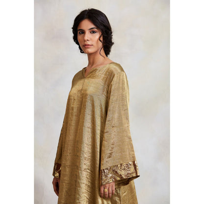 PRIYANKA RAAJIV Zinia Gold Silk Flowy Kurta and Pajama (Set of 2)