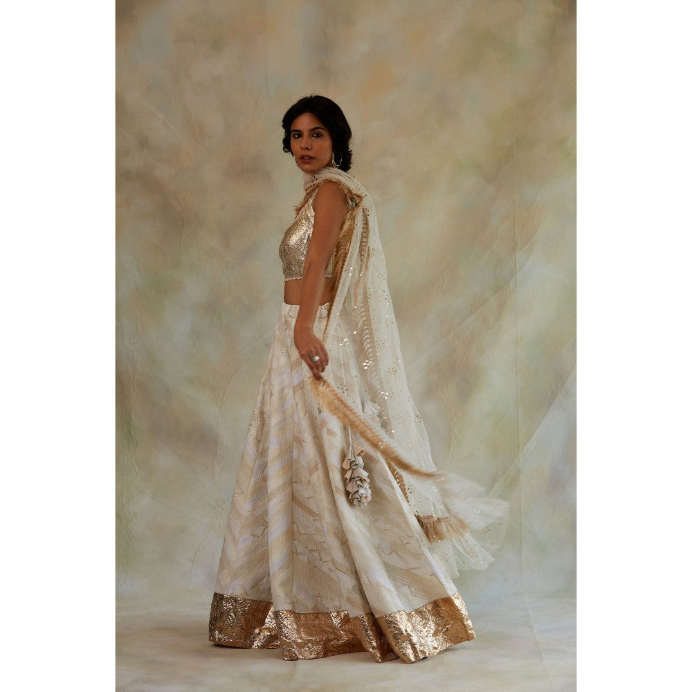 PRIYANKA RAAJIV Gule Makhmal Ivory Patchwork Lehenga (Set of 3)