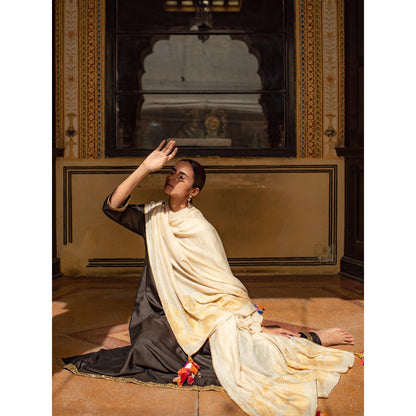 PRIYANKA RAAJIV Ganga Ivory Moonga Silk Brocade Dupatta