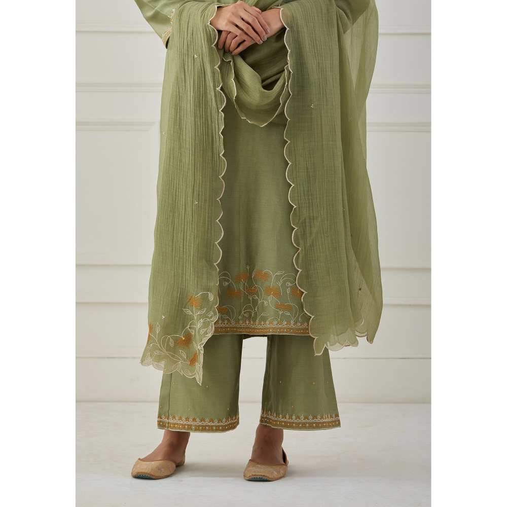 Priya Chaudhary Green Scalloped Embroidered Chanderi Dupatta