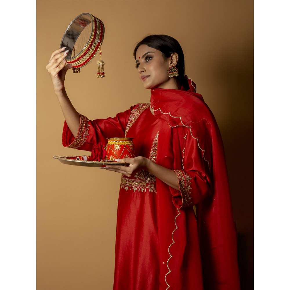 Priya Chaudhary Red Scalloped Tissue Organza Dupatta