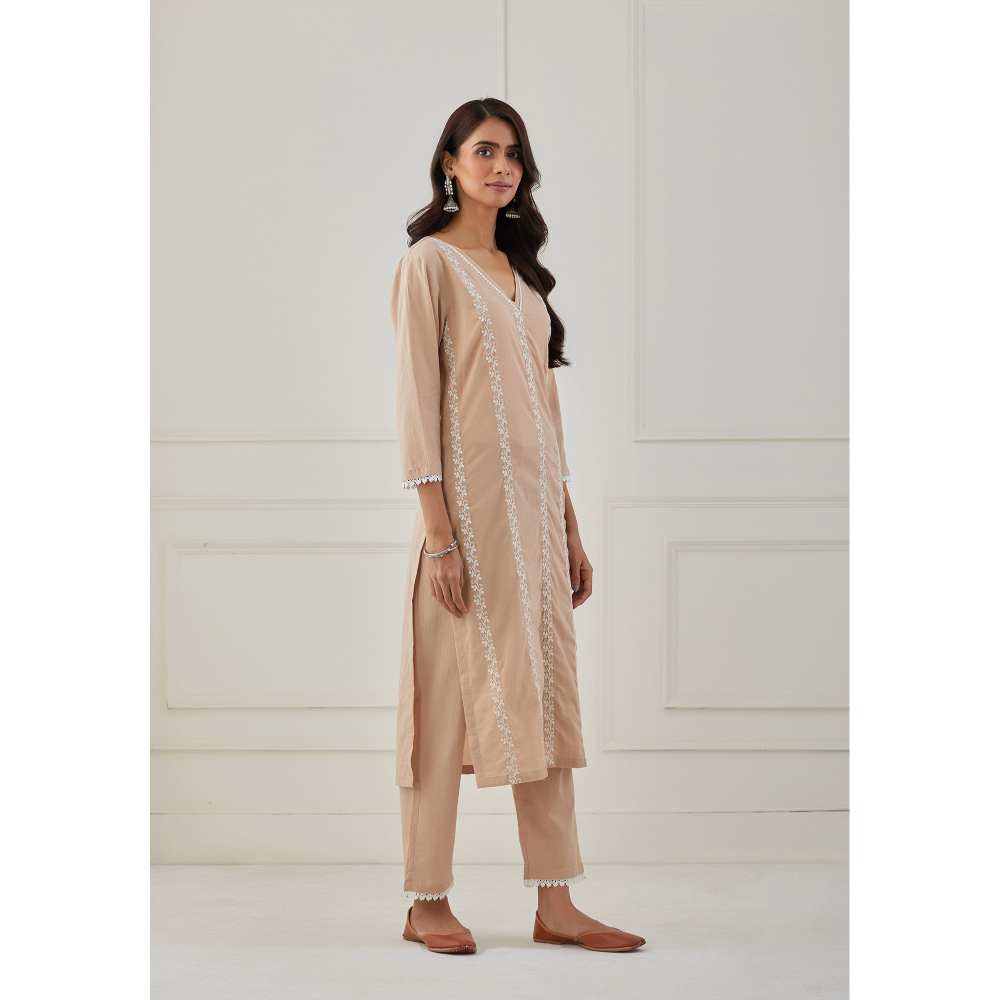 Priya Chaudhary Beige Embroidery Kurta