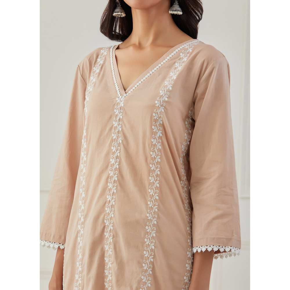 Priya Chaudhary Beige Embroidery Kurta