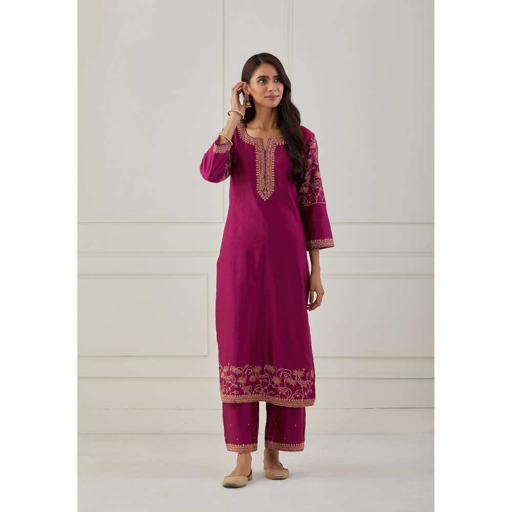 Priya Chaudhary Magenta Embroidered Chanderi Silk Kurta