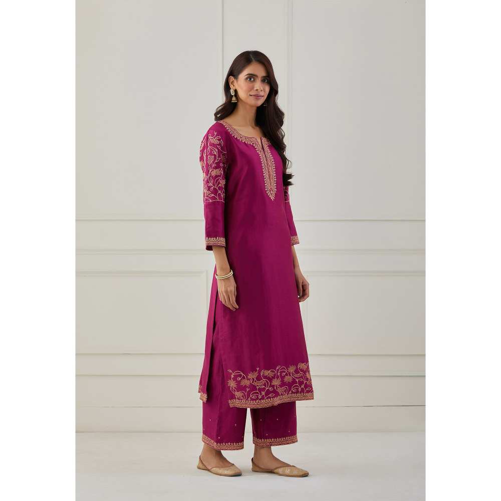Priya Chaudhary Magenta Embroidered Chanderi Silk Kurta