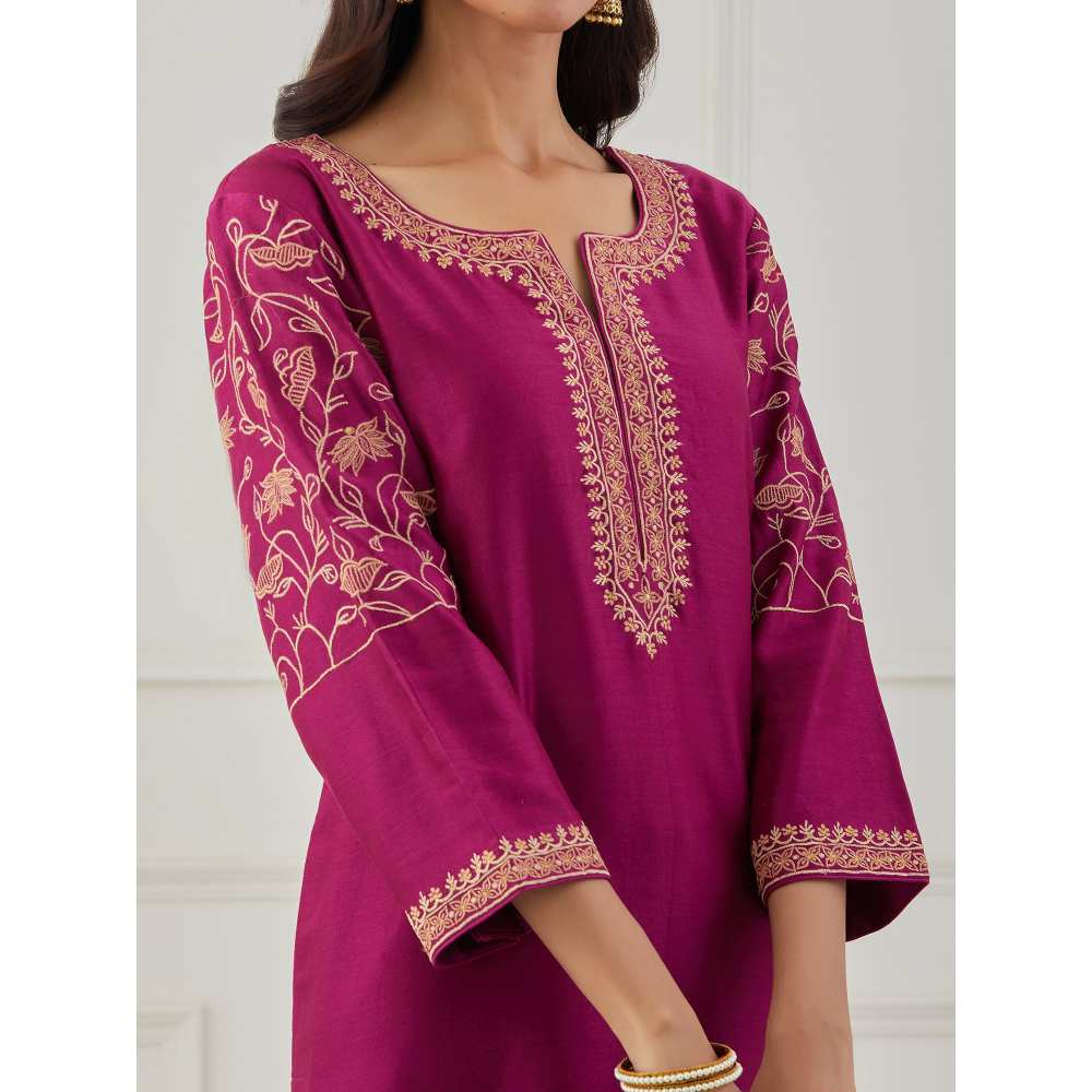 Priya Chaudhary Magenta Embroidered Chanderi Silk Kurta