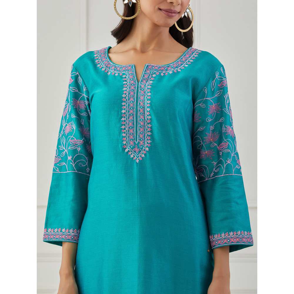 Priya Chaudhary Turquoise Embroidered Chanderi Silk Kurta
