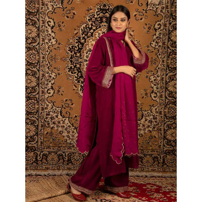 Priya Chaudhary Magenta Organza Dupatta