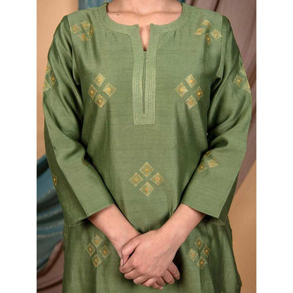 Priya Chaudhary Green Dupatta