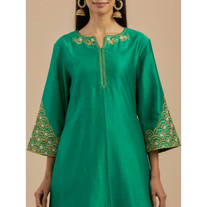 Priya Chaudhary Green Embroidered Chanderi Silk Kurta