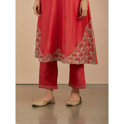 Priya Chaudhary Red Embroidered Chanderi Silk Kurta