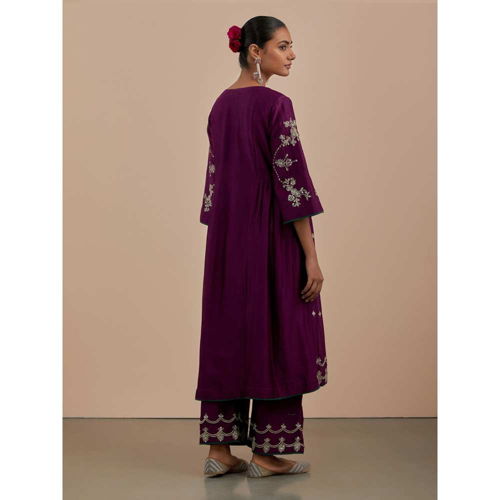 Priya Chaudhary Purple Embroidered Chanderi Silk Kurta