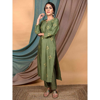 Priya Chaudhary Green Embroidered Chanderi Silk Kurta