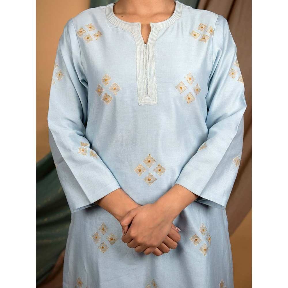 Priya Chaudhary Powder Blue Embroidered Chanderi Silk Kurta