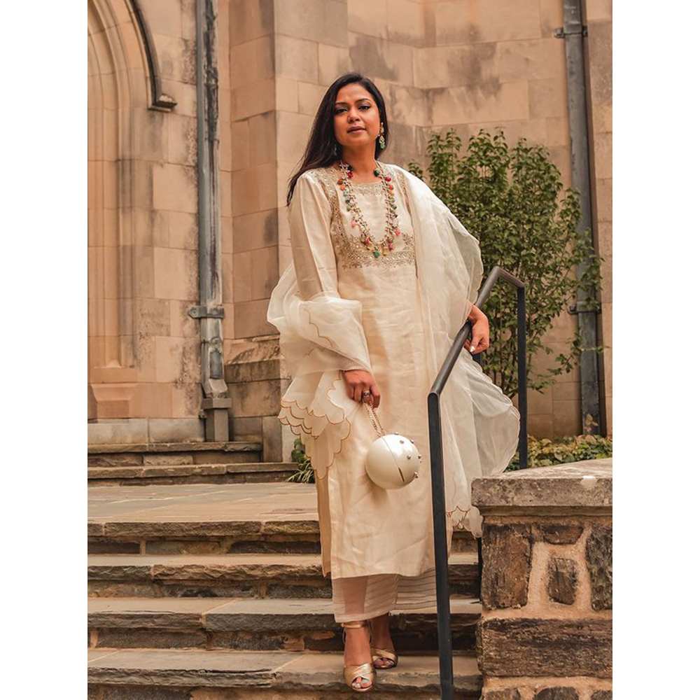 Priya Chaudhary White Embroidered Kurta and Palazzo (Set of 2)