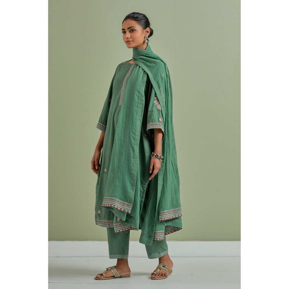 Priya Chaudhary Cotton Embroidered Green Kurta with Pant and Dupatta (Set of 3)