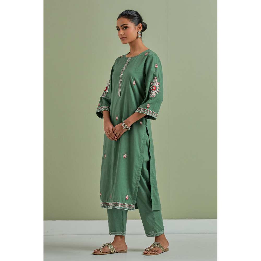 Priya Chaudhary Cotton Embroidered Green Kurta with Pant (Set of 2)