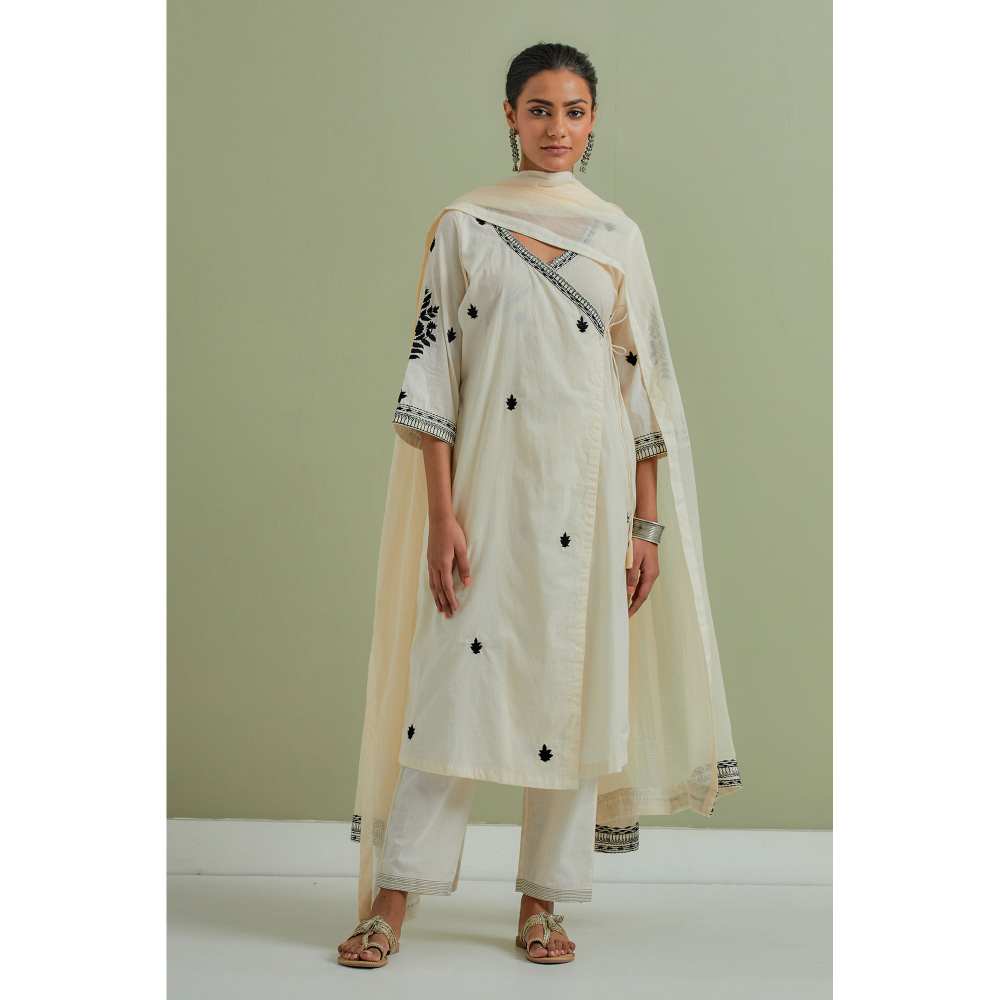 Priya Chaudhary Cotton Embroidered Off White Kurta with Pant and Dupatta (Set of 3)