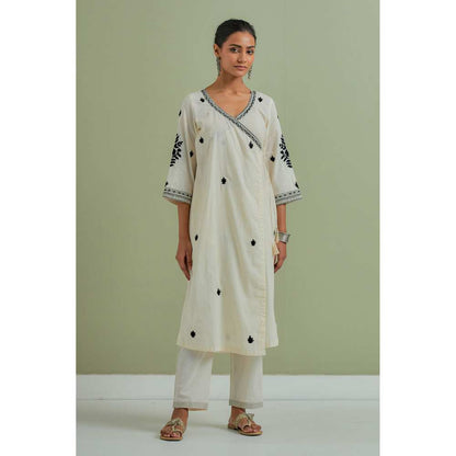 Priya Chaudhary Cotton Embroidered Off White Kurta with Pant and Dupatta (Set of 3)