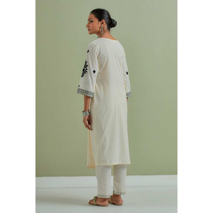 Priya Chaudhary Cotton Embroidered Off White Kurta with Pant and Dupatta (Set of 3)