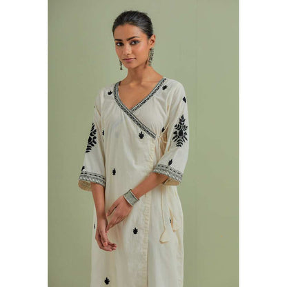 Priya Chaudhary Cotton Embroidered Off White Kurta