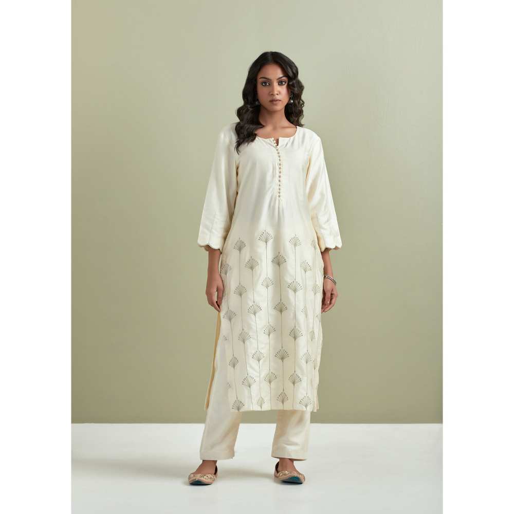 Priya Chaudhary Chanderi Embroidered Off White Kurta