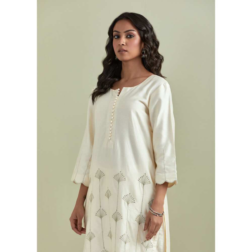 Priya Chaudhary Chanderi Embroidered Off White Kurta